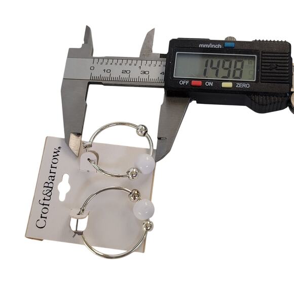 Croft & Barrow Hoop Earrings White Beads Silver Tone Pierced, Gift Bag 1.5 in - Picture 4 of 8